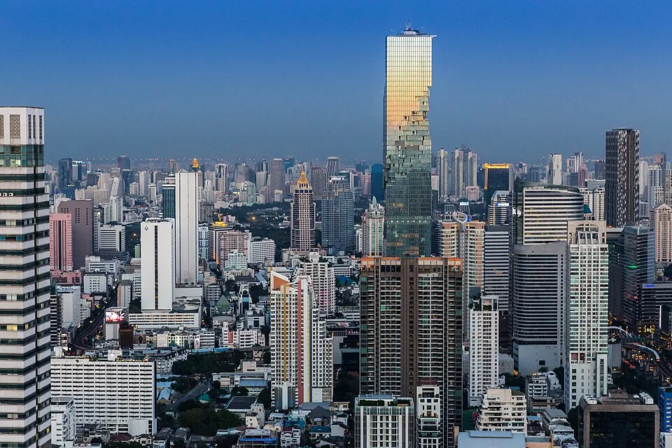 曼谷城市实景,仅作环境配图,不对应文中房源或工位。