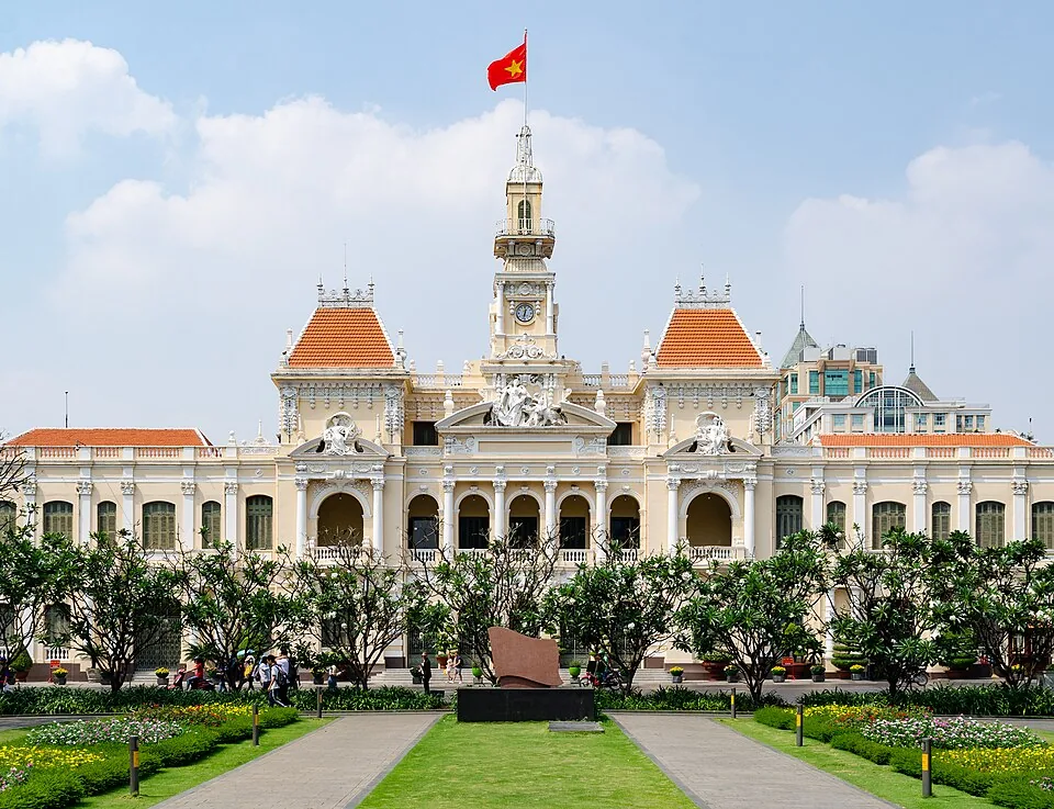胡志明市城市实景，仅作环境配图，不对应文中房源或工位。